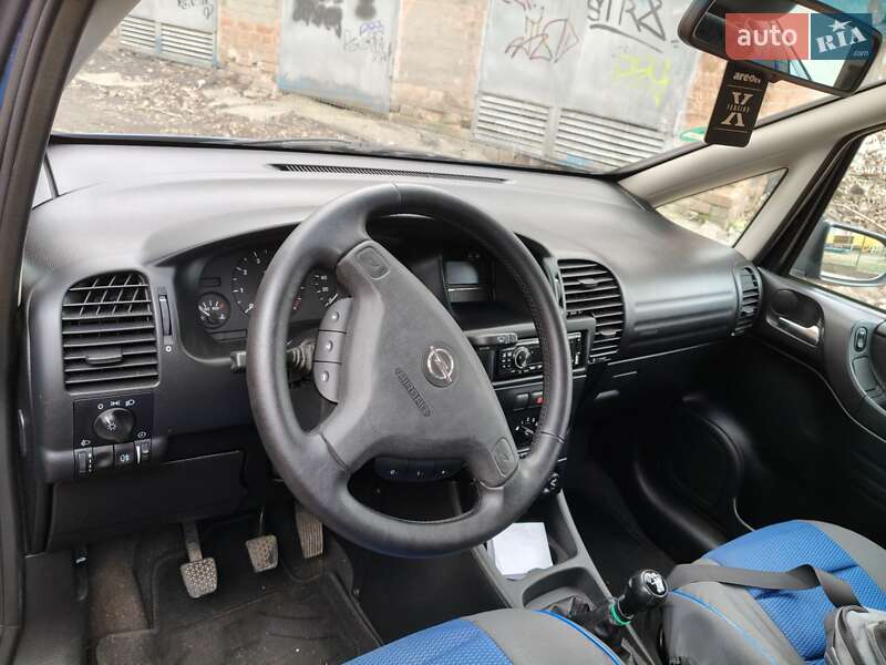 Мінівен Opel Zafira 2002 в Вінниці
