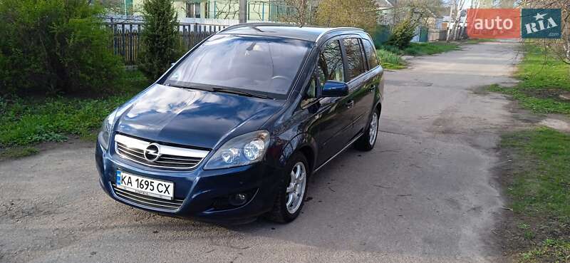 Opel Zafira 2011