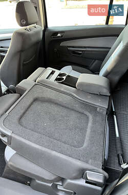 Минивэн Opel Zafira 2006 в 