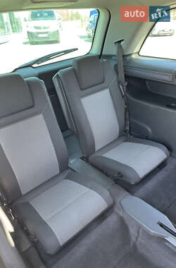 Минивэн Opel Zafira 2011 в 