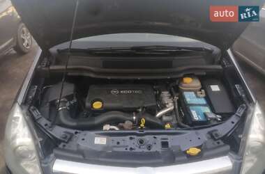 Минивэн Opel Zafira 2011 в 