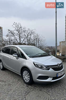 Минивэн Opel Zafira 2018 в 