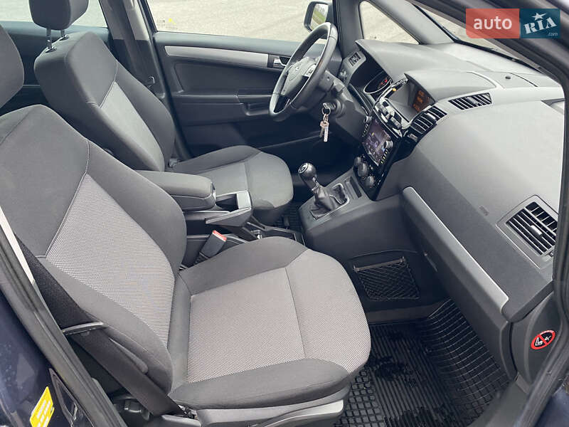 Минивэн Opel Zafira 2010 в Ромнах фото 23 Минивэн Opel Zafira 2010 в Ромнах