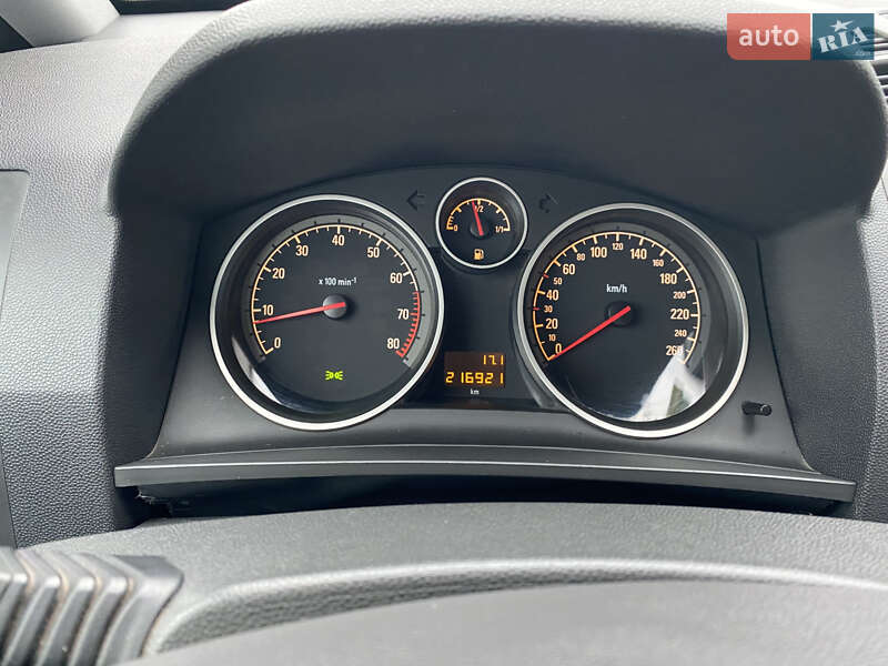 Минивэн Opel Zafira 2010 в Ромнах фото 29 Минивэн Opel Zafira 2010 в Ромнах