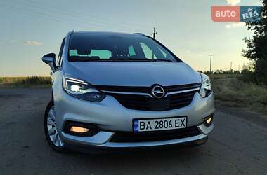 Минивэн Opel Zafira 2018 в 