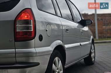 Минивэн Opel Zafira 2004 в 