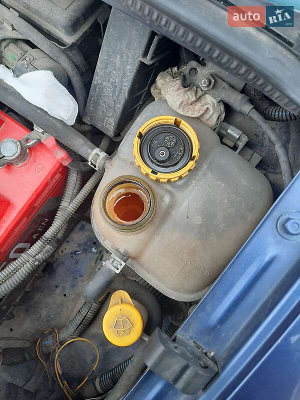 Минивэн Opel Zafira 2002 в Луцке