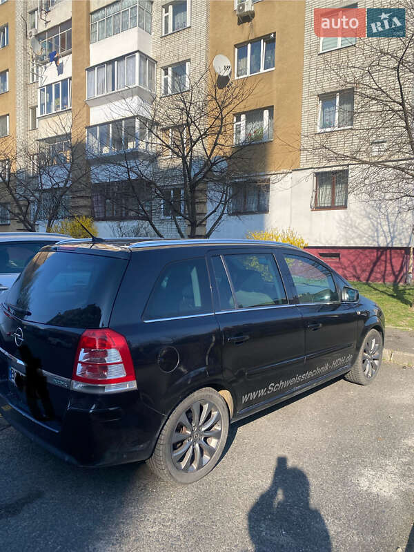 Opel Zafira 2011