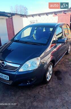 Минивэн Opel Zafira 2008 в 