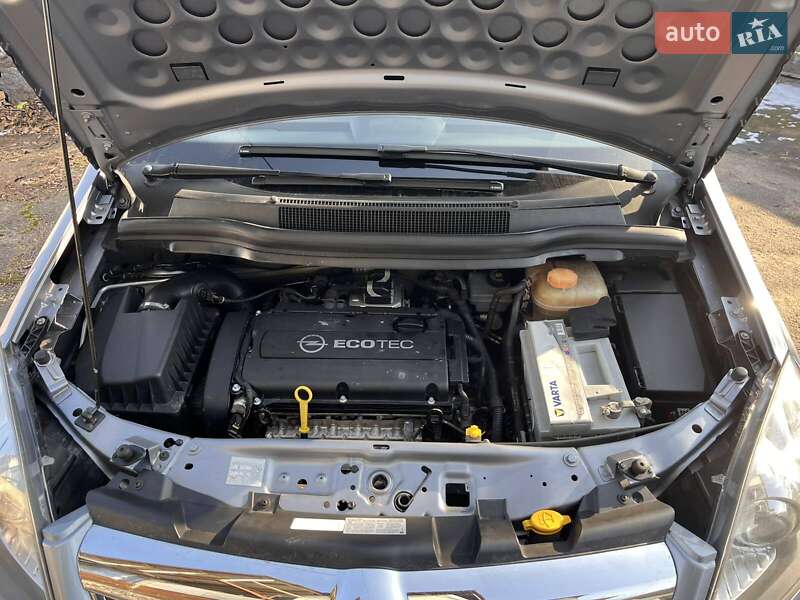 Минивэн Opel Zafira 2010 в Золотоноше