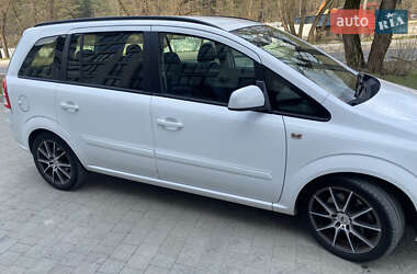 Мінівен Opel Zafira 2012 в 