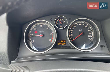 Мінівен Opel Zafira 2012 в 