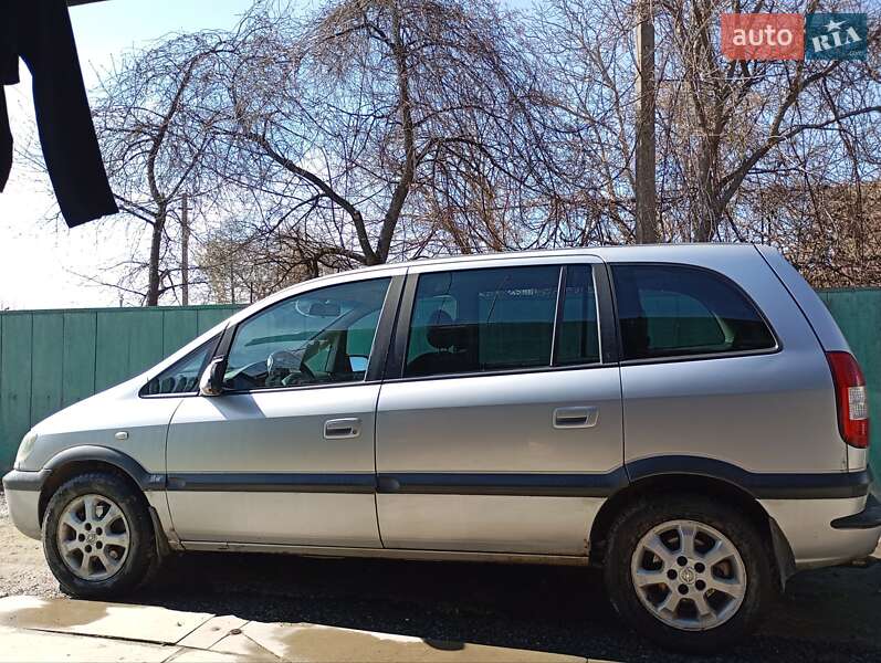 Opel Zafira 2004