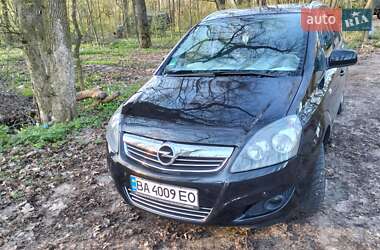 Минивэн Opel Zafira 2011 в Знаменке