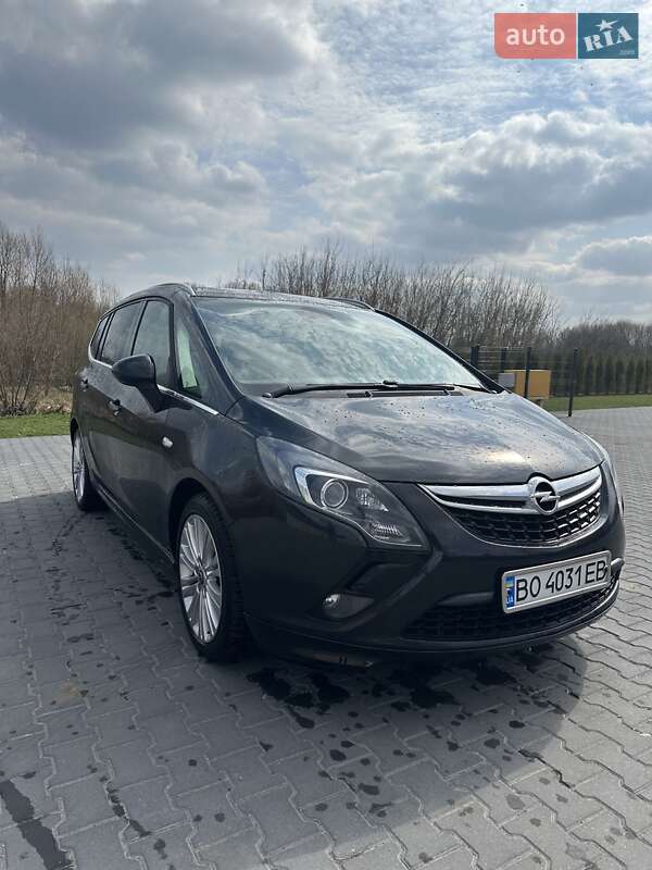 Opel Zafira 2012
