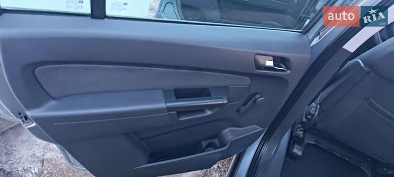 Мінівен Opel Zafira 2006 в Луцьку