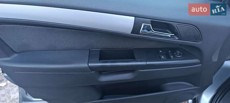 Мінівен Opel Zafira 2006 в Луцьку