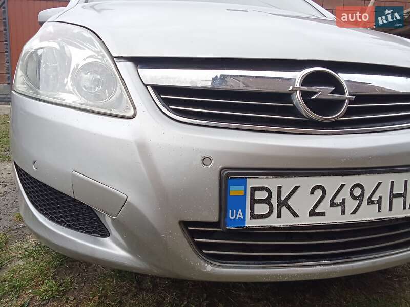 Мінівен Opel Zafira 2009 в Рівному