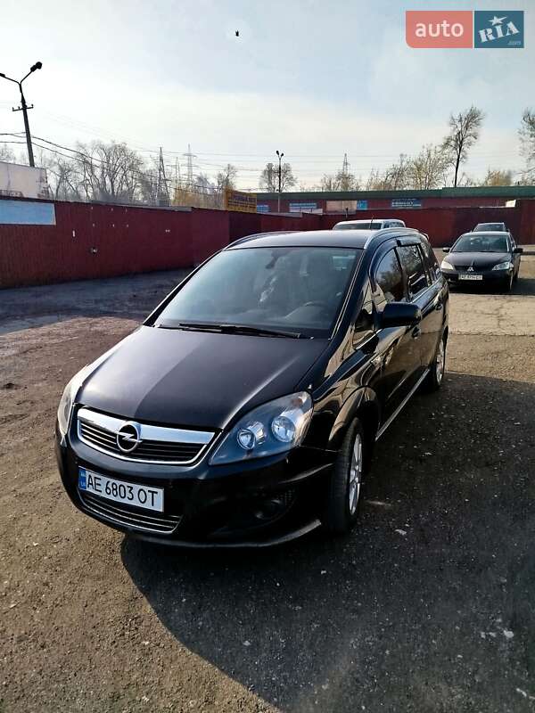 Opel Zafira 2011