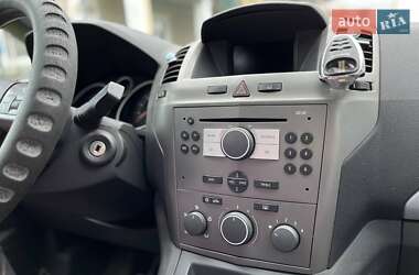 Минивэн Opel Zafira 2005 в 