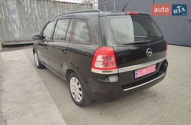 Минивэн Opel Zafira 2008 в 