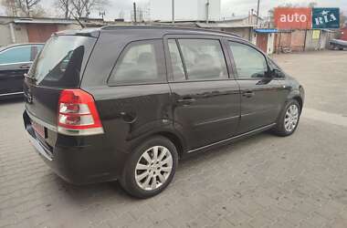 Минивэн Opel Zafira 2008 в 