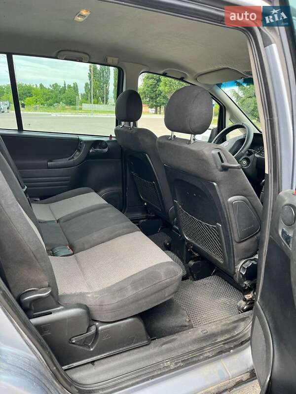 Мінівен Opel Zafira 2005 в Кременчуці