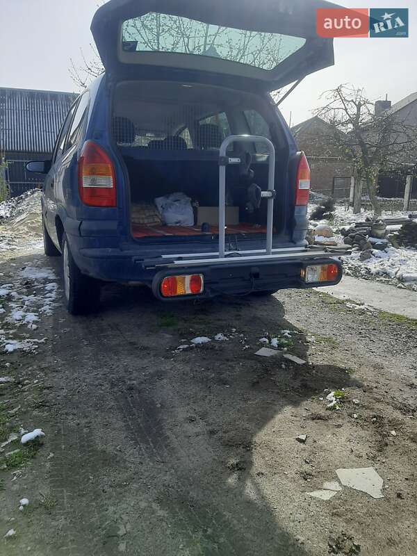 Минивэн Opel Zafira 2002 в Луцке
