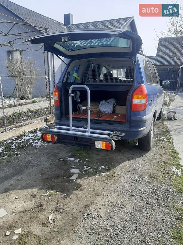 Минивэн Opel Zafira 2002 в Луцке