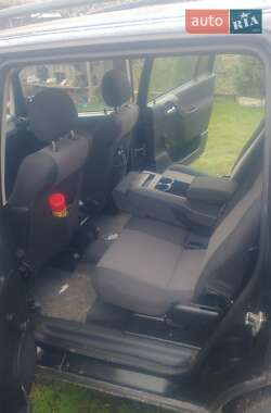 Минивэн Opel Zafira 2004 в 