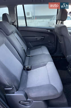 Минивэн Opel Zafira 2006 в 