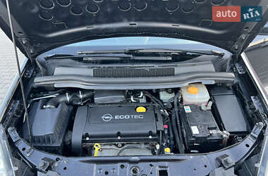 Минивэн Opel Zafira 2006 в 