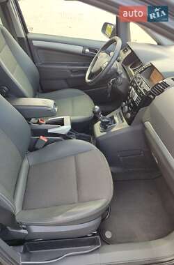 Минивэн Opel Zafira 2009 в 
