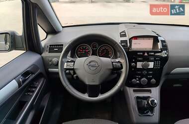 Минивэн Opel Zafira 2009 в 