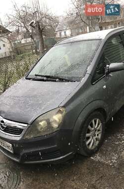 Минивэн Opel Zafira 2007 в 