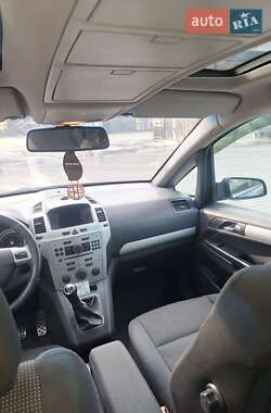Минивэн Opel Zafira 2007 в 