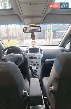 Минивэн Opel Zafira 2007 в 