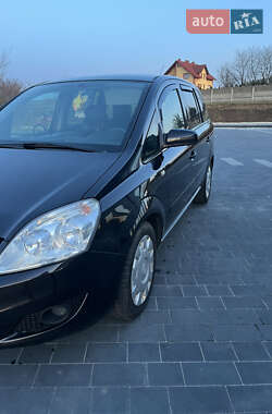 Минивэн Opel Zafira 2008 в 