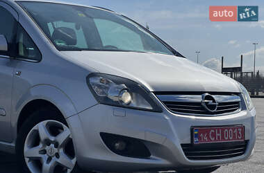 Мінівен Opel Zafira 2011 в 