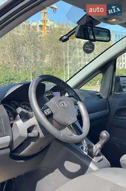 Мінівен Opel Zafira 2011 в 