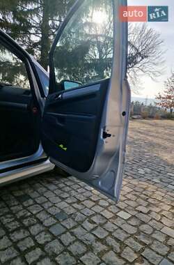 Минивэн Opel Zafira 2009 в 