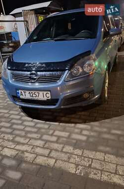 Минивэн Opel Zafira 2007 в 
