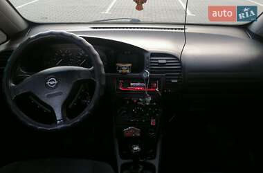 Минивэн Opel Zafira 1999 в 