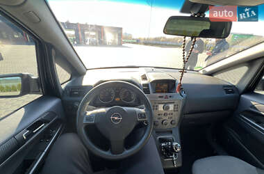 Минивэн Opel Zafira 2006 в 
