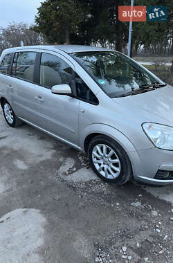Минивэн Opel Zafira 2005 в 
