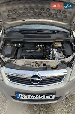 Минивэн Opel Zafira 2005 в 