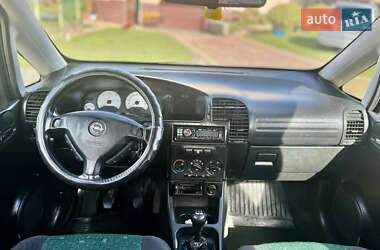 Минивэн Opel Zafira 2002 в 