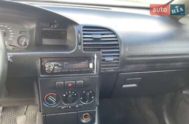 Минивэн Opel Zafira 2002 в 