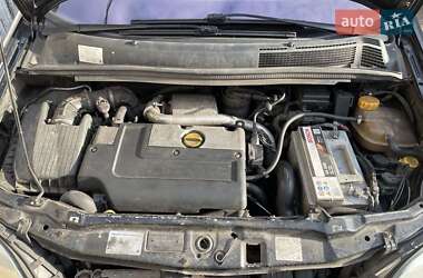 Минивэн Opel Zafira 2002 в 