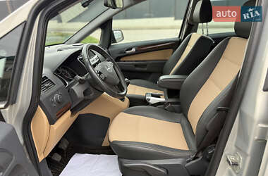 Минивэн Opel Zafira 2010 в 